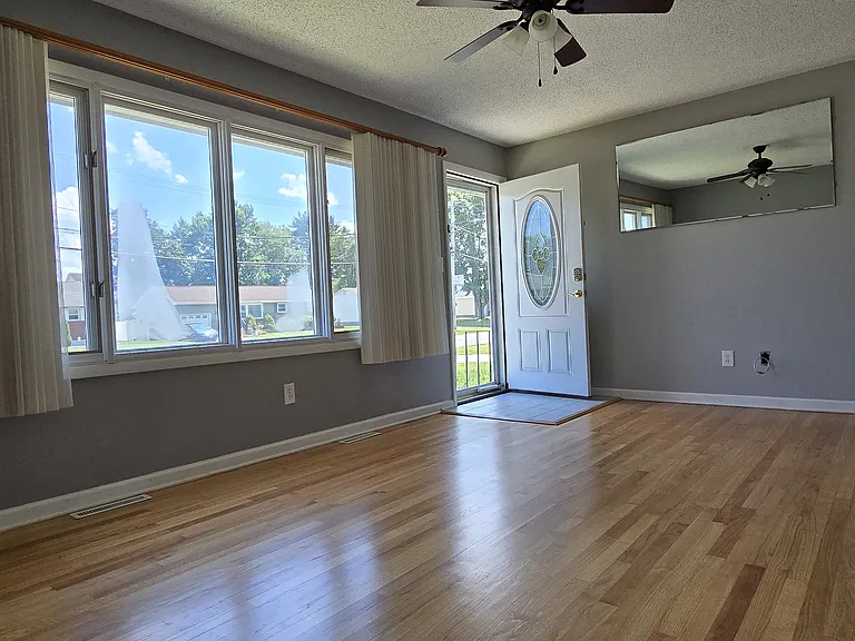 14 Kenlyn Dr — Photo 3