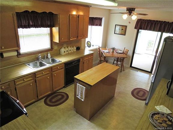 4th image of 130 Gaymont Cir #82
