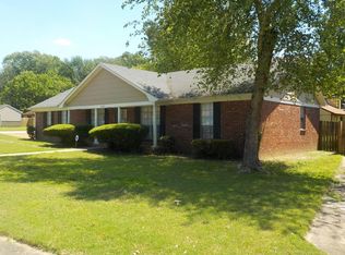 6025 Elk Grove Rd, Memphis, TN 38115