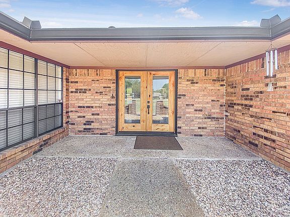 3rd image of 6704 Estados Dr