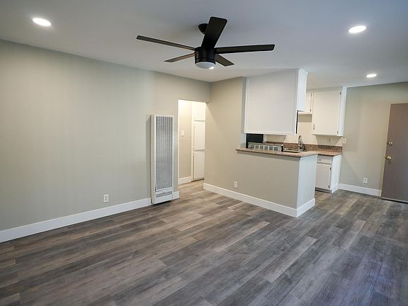 3rd image of 4500 N Lakewood Blvd APT 10