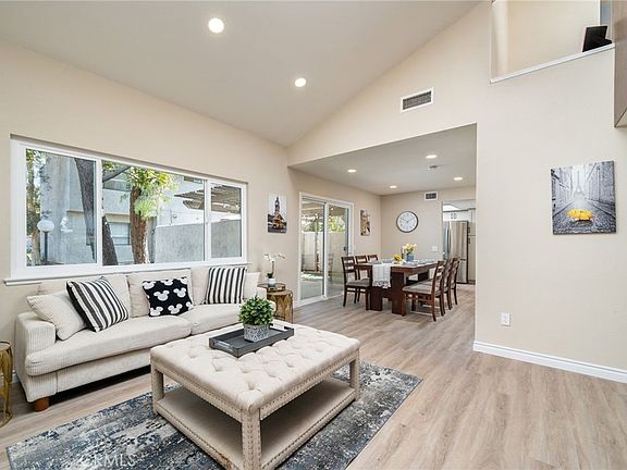 5th image of 376 N Via Marsala