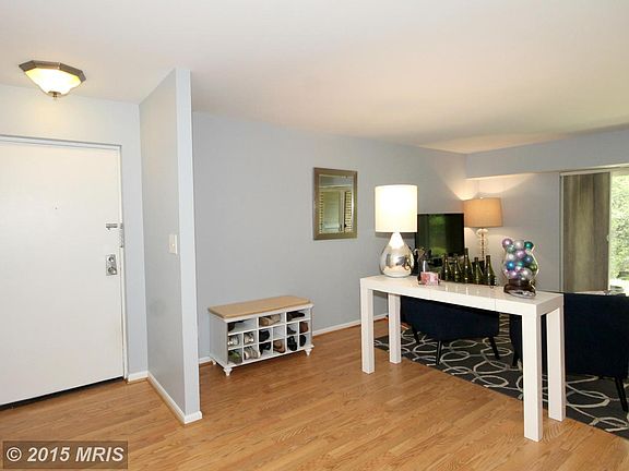 3rd image of 4414 Island Pl APT T3