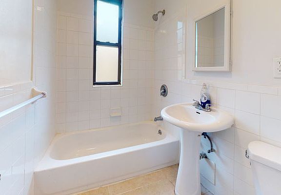 5th image of 2420 Morris Ave #6GG
