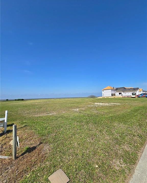 2nd image of 1140 Lakeshore Blvd