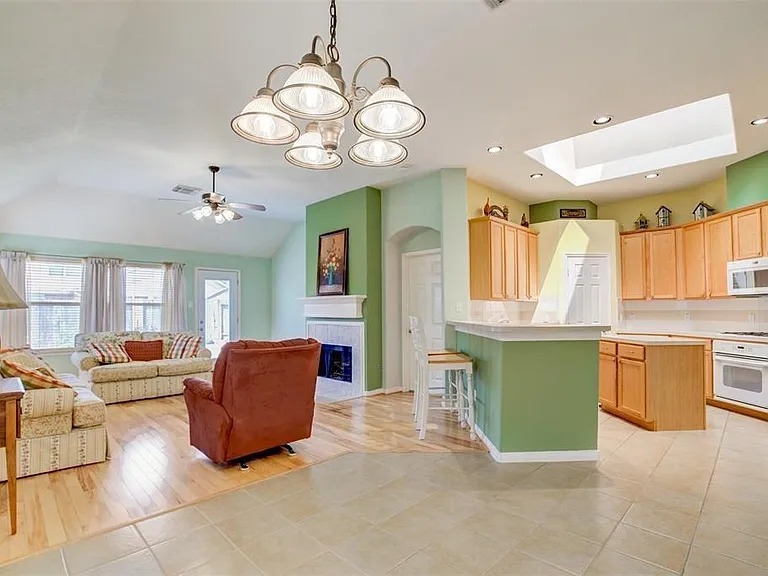 2608 Easton Springs Ct — Photo 10