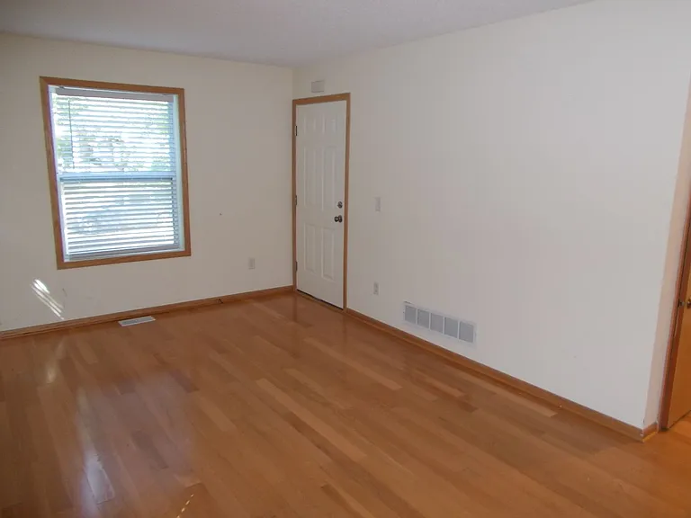 1020 Stinson St — Photo 5