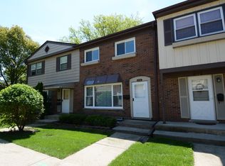 516 Monroe Pl, Wood Dale, IL 60191
