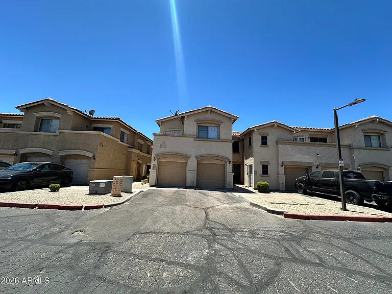 525 N Miller Rd #233 — Photo 2