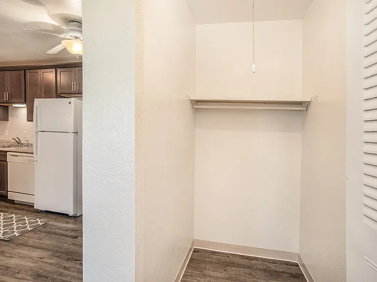 Sunflower Apartments — Photo 19