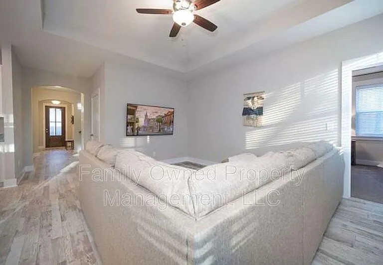 225 Whirlaway Dr — Photo 8