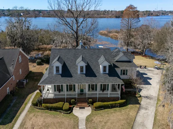 318 Archibald Dr, Goose Creek, SC 29445