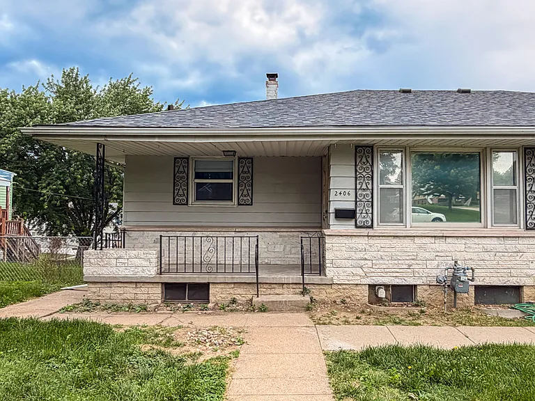 2402 S 41st St #2406 — Photo 3