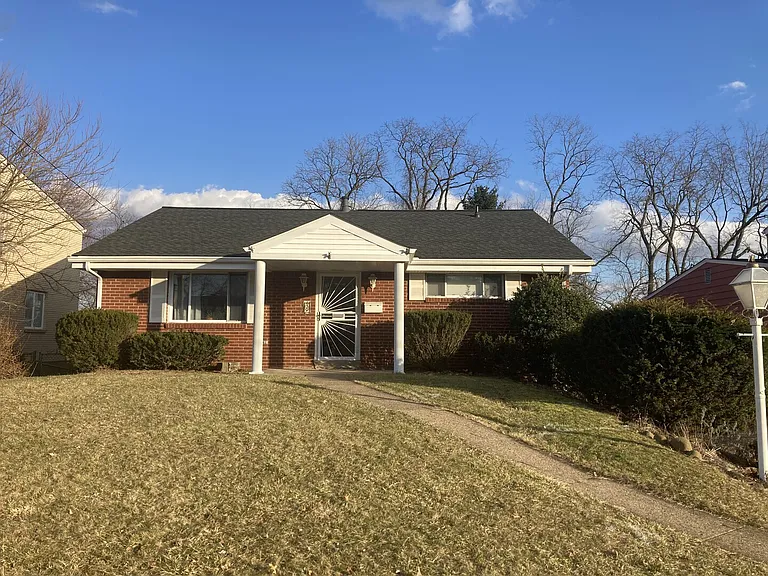 Bryant Dr — Photo 21