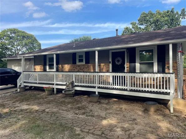 2244 Henson Farm Rd, Festus, MO 63028