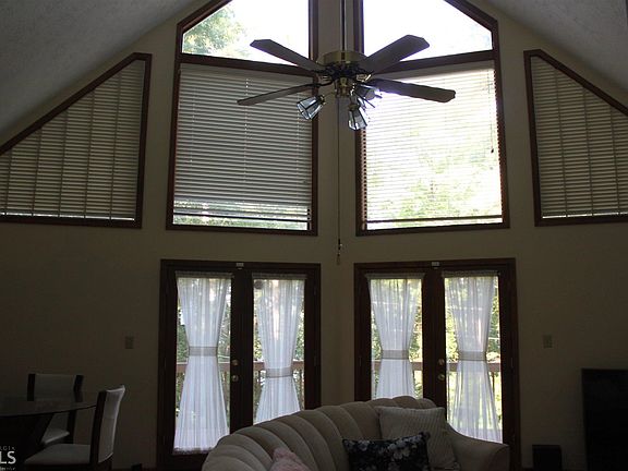 3rd image of 8781 Lake Dr