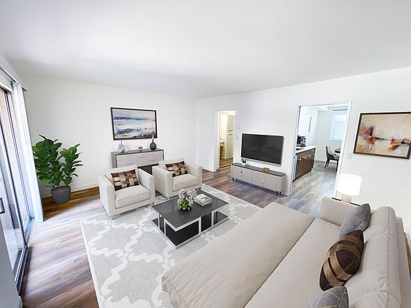 2nd image of 1138 Hacienda Pl #206