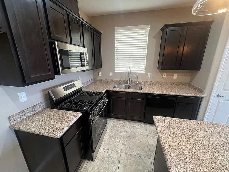779 Proud Waters Ct — Photo 5