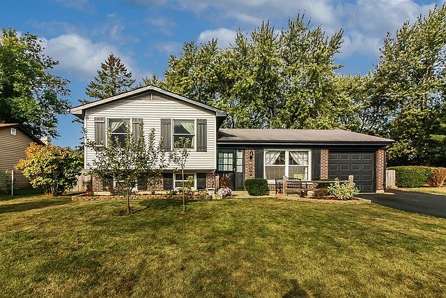 1st image of 8230 N Carrolton Ct