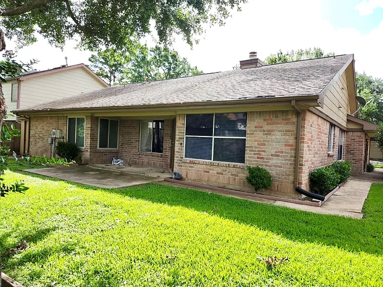 2118 Hickory Lawn Dr — Photo 15