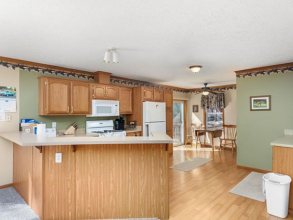 5th image of 249 Berry Ln
