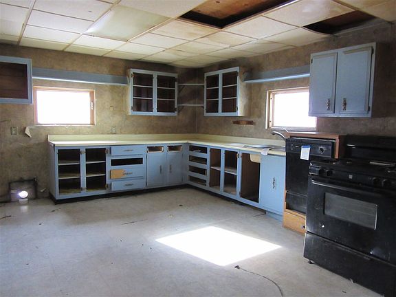 4th image of 539 Manistique Ave