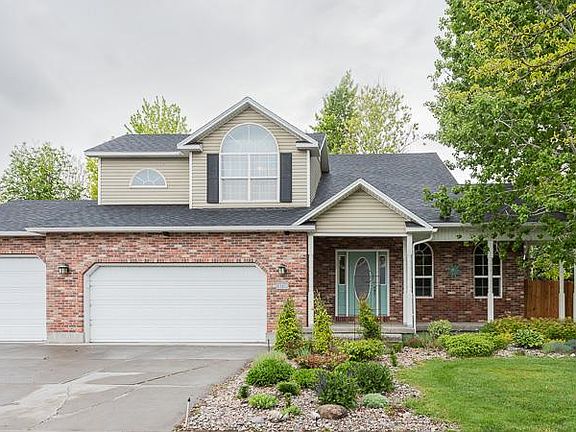 2nd image of 3718 Nathan Dr