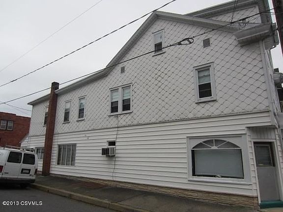 2nd image of 1021 N Franklin St