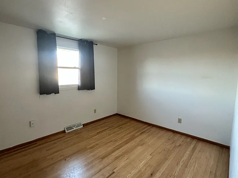 1834 Cardinal Dr — Photo 9