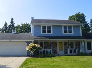 4235 W Tumblecreek Dr, Franklin, WI 53132
