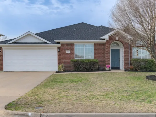 1609 McGarry Ln, Mansfield, TX 76063