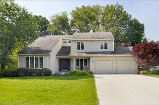 2nd image of 118 Elsinore Ln