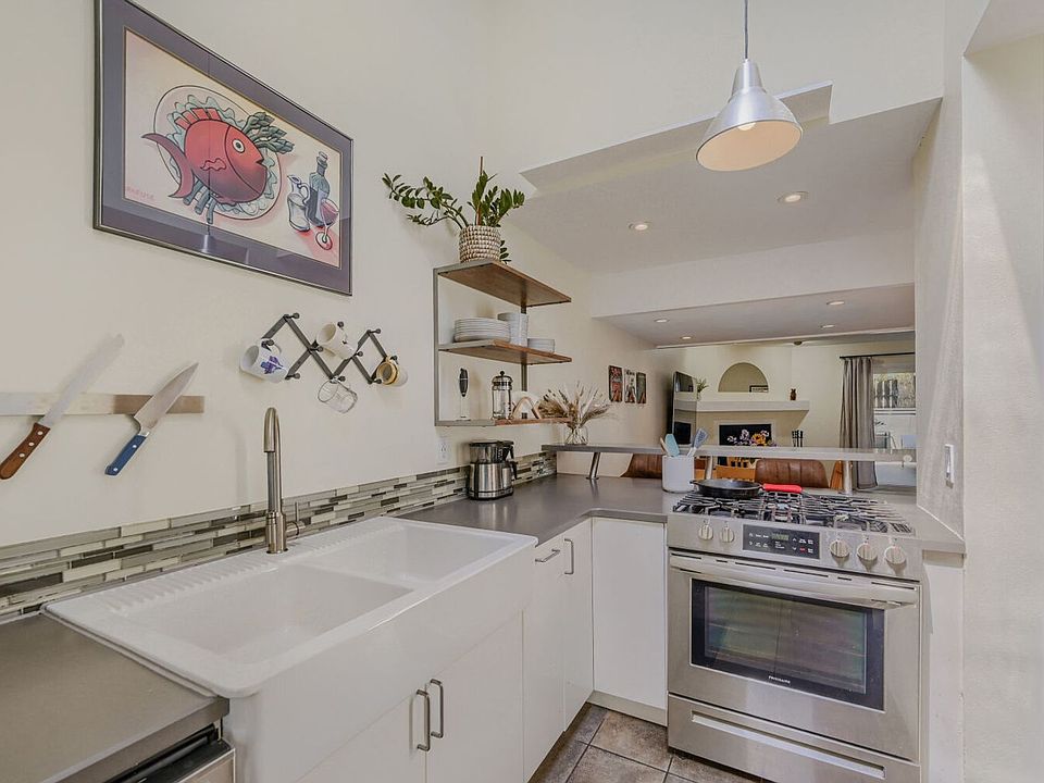 1st image of 3015 Edison Ct