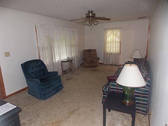 4th image of 528 Elm St