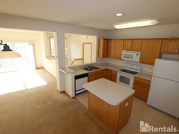 4th image of 13862 52nd Ave N