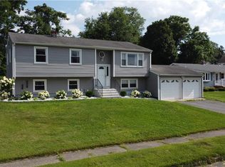 119 Sassacus Dr, Milford, CT 06461