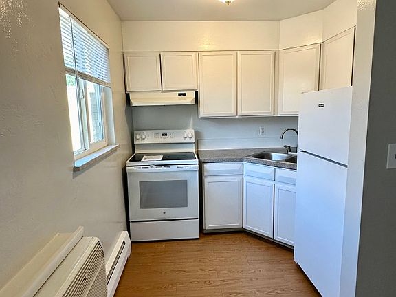 4th image of 1139 York St APT 202