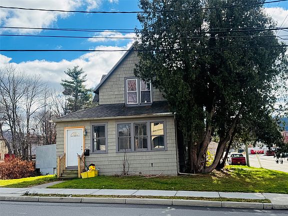 2nd image of 114 Robinson St