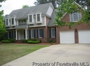595 Longwood Dr, Fayetteville, NC 28314