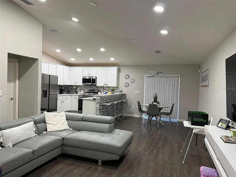 1046 Tropea Ln — Photo 12