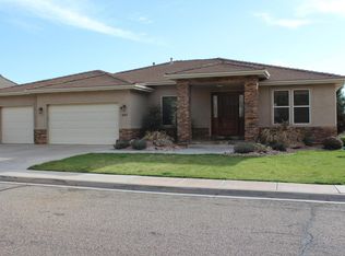 207 N Shadow Point Dr, Saint George, UT 84770