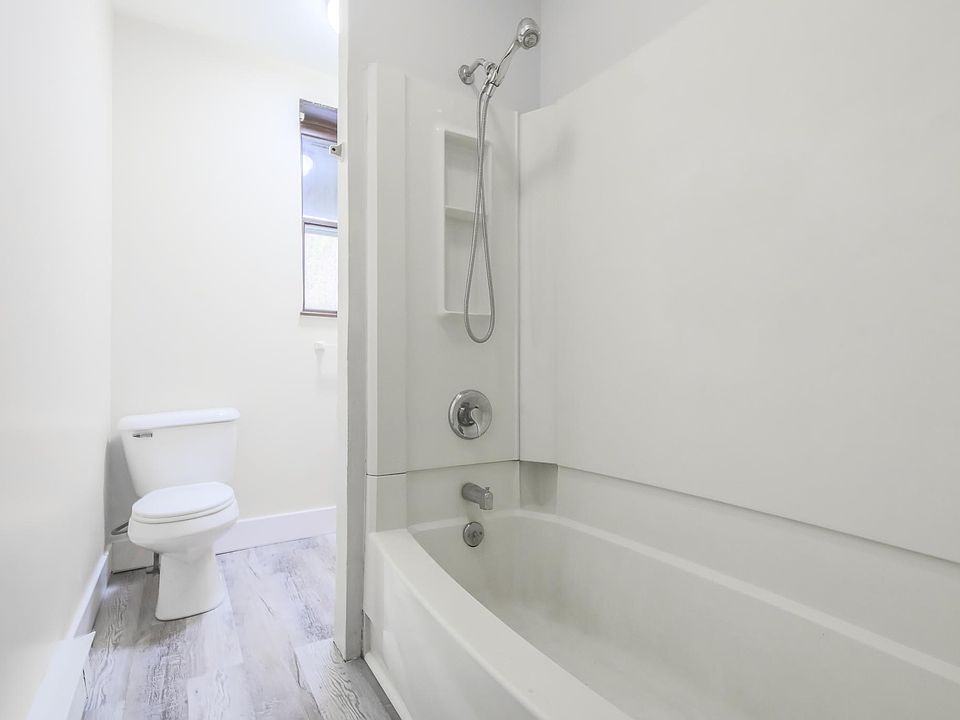 1st image of 3900 Mountain View Dr #2