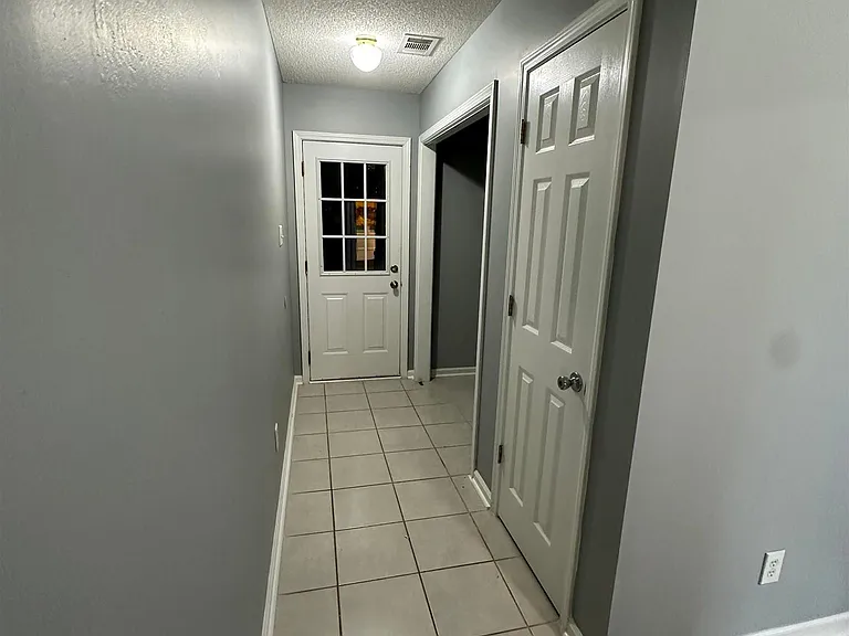 225 Autumn Woods Dr — Photo 8
