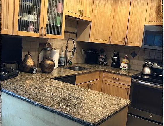 5th image of 553 Sierra Vista Ln