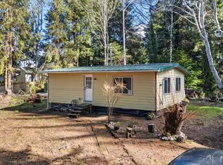 1445 S Crestline Dr, Waldport, OR 97394