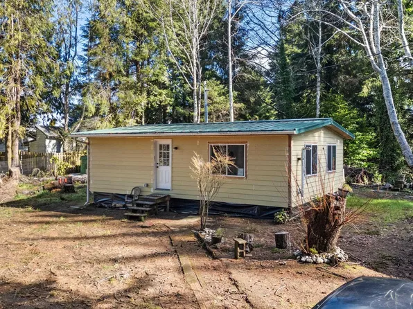 1445 S Crestline Dr, Waldport, OR 97394