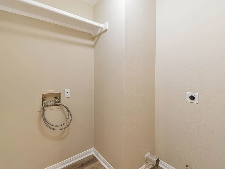 9523 Tallow Tree Dr — Photo 14