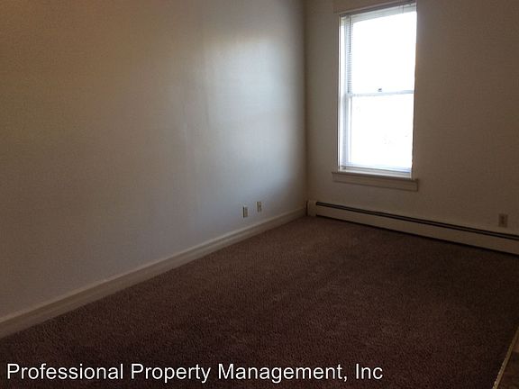 4th image of 118 W Alder St APT 210