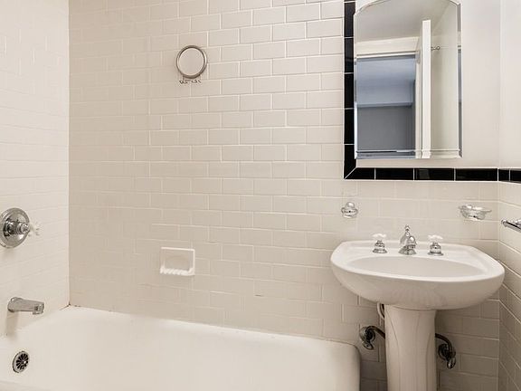 3rd image of 45 Tudor City Pl APT 1208