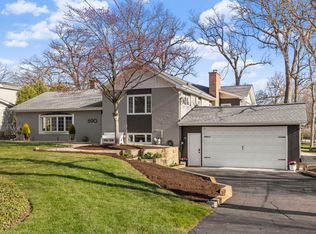 690 Elm St, Glen Ellyn, IL 60137